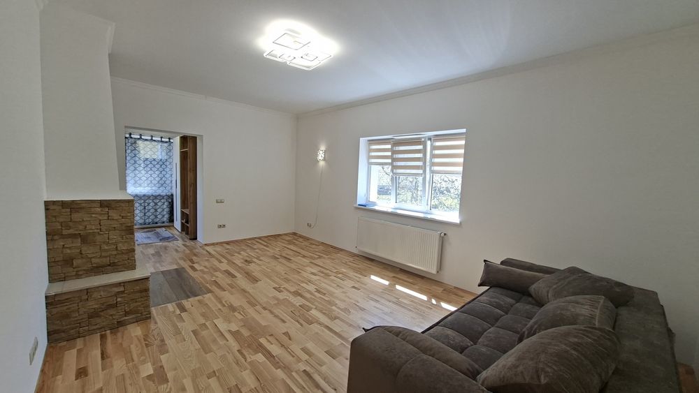 Продаж житлового будинку 220м². Ділянка 7сот.Котедж.Комунікації. Ремонт. Івано-Франківськ.Терміново
