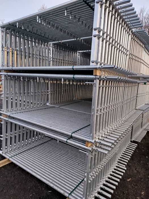 Rusztowania elewacyjne plettac