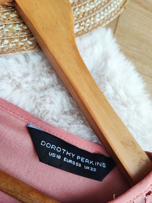 Elegancka rozkloszowana sukienka na wesele chrzciny plus size