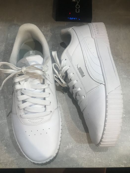 Оригінальні кросівки Puma carina 20