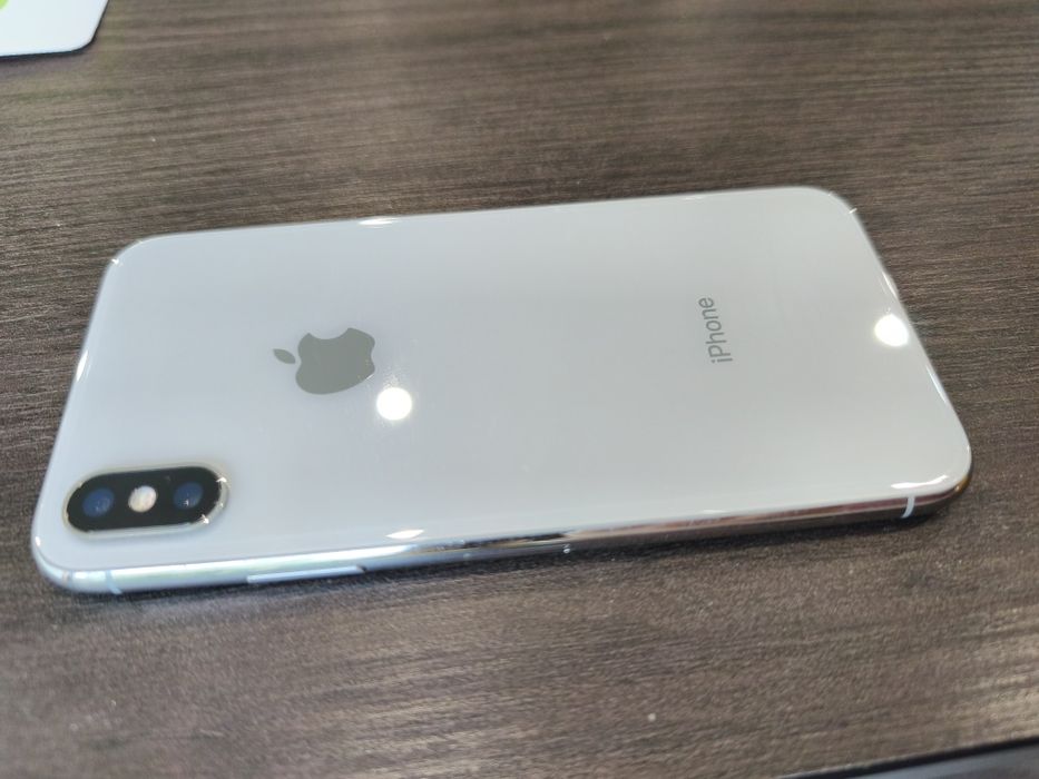 iPhone X branco 256GB