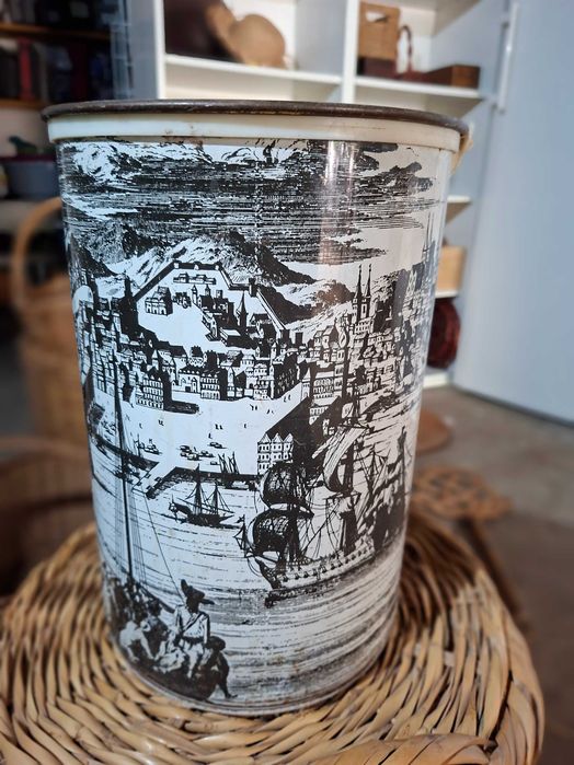 Brinde com os detergentes SKIP nos anos 70/80 - Papeleira em folha de Flandres