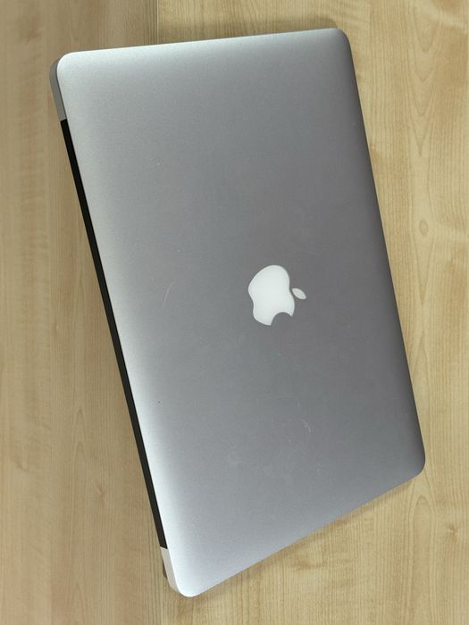 MacBook Air 13 i5, 8/128 Gb, intel HD Graphics, Model A1466, 2017 год