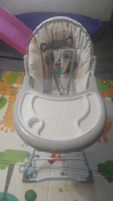 Стільчик для годування.
