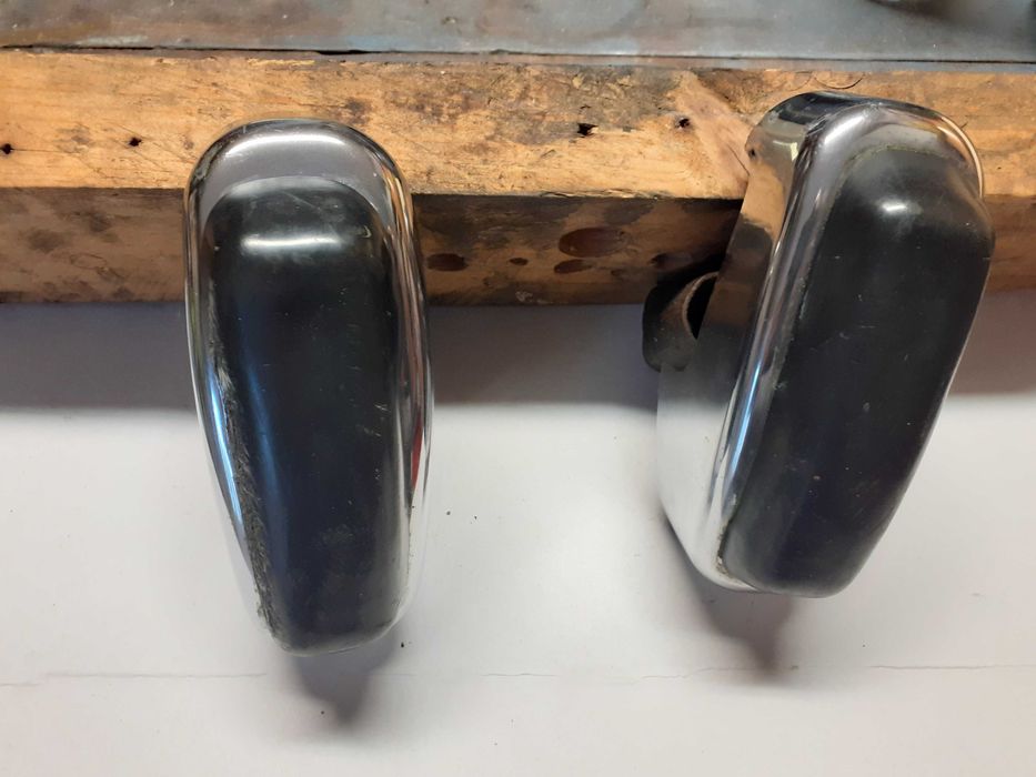 Escudetes Fiat 600
