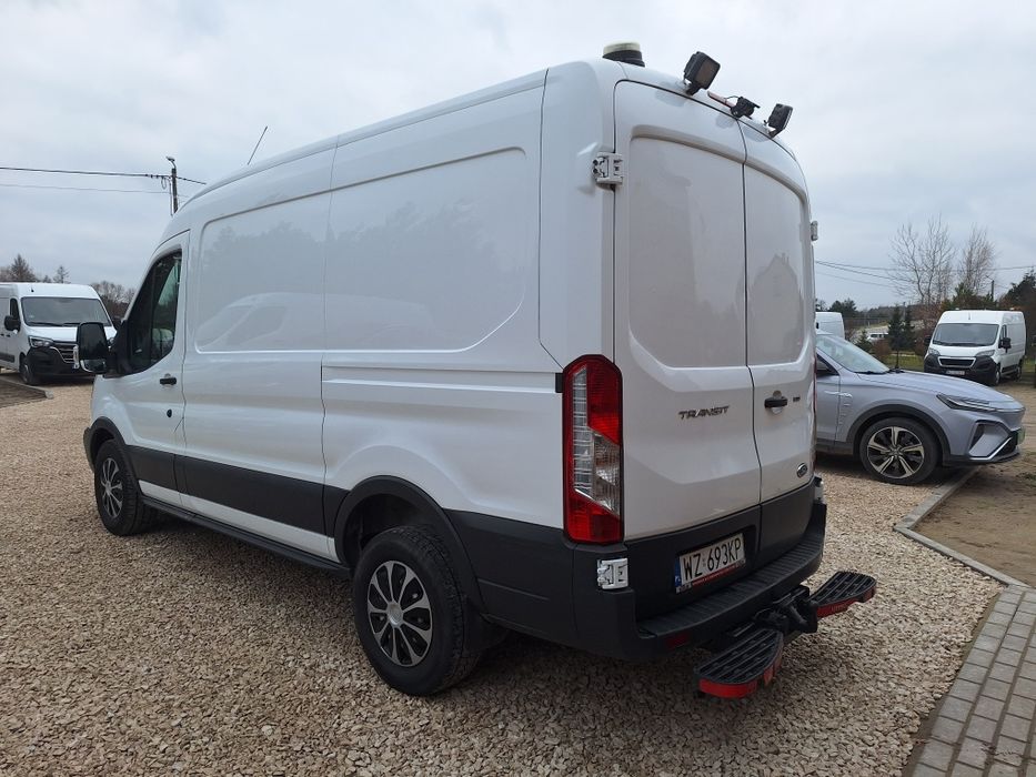 Wynajem busa Ford Transit L2 H2
