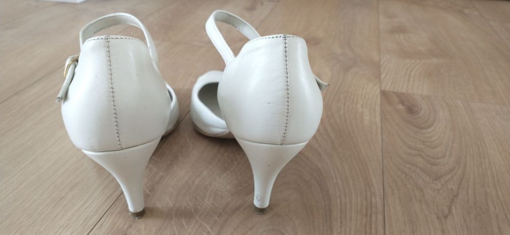 Buty ślubne Ryłko r.37.5 krem skóra licowa.