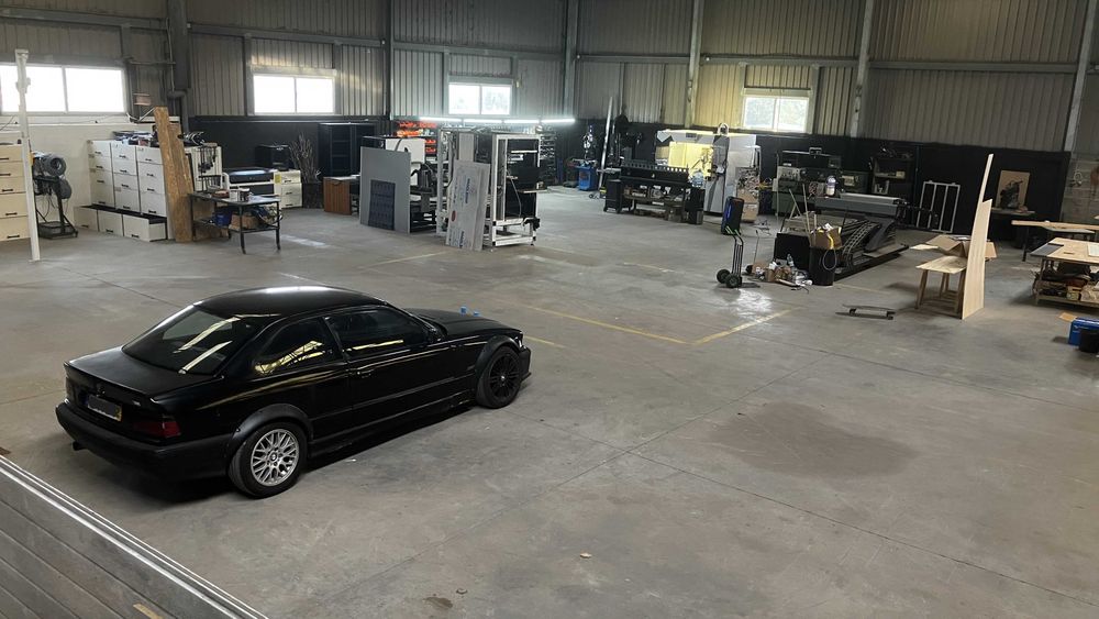 Oficina Totalmente Equipada – Espaço para Coworking Industrial