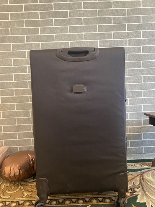 Продам нову валізу великан