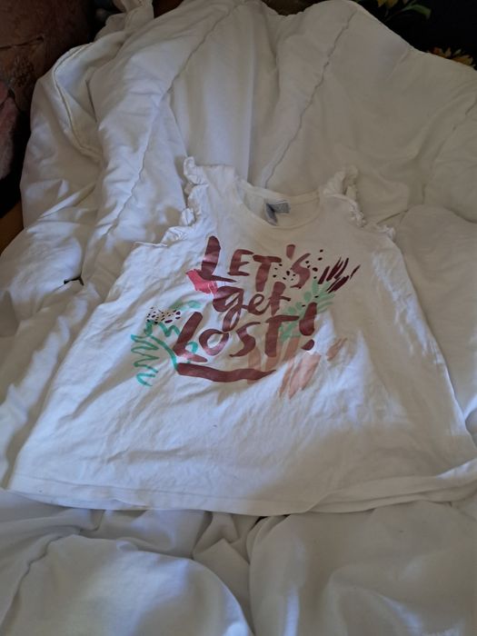 Bluzka na ramiączka z napisem