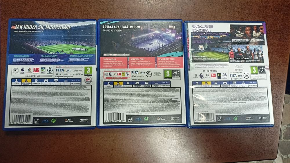 Zestaw gier PS4:FIFA 21,20,19