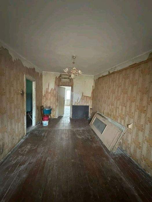 Продається 2-х кімнатна квартира