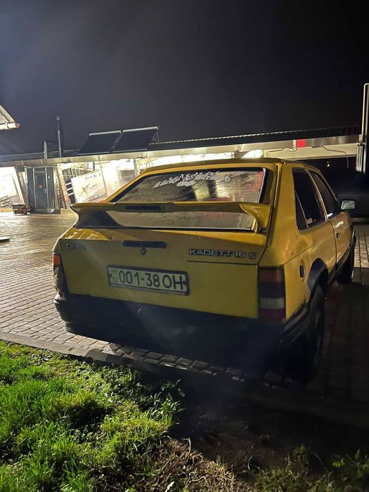 Обменяю Опель кадет 1981 года