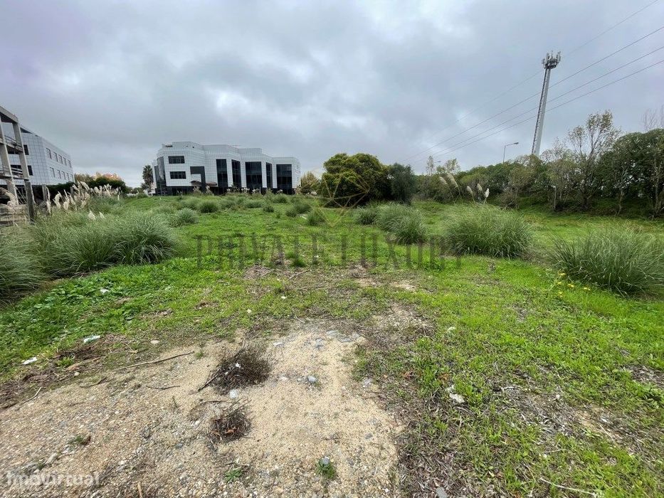 Terreno para construção de edifício com 5932m2