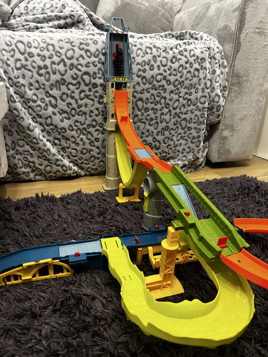 Tor Hot Wheels Oblężenie Mutantów