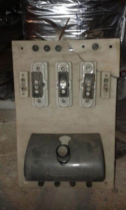 Quadro eléctrico antigo446120043081912321