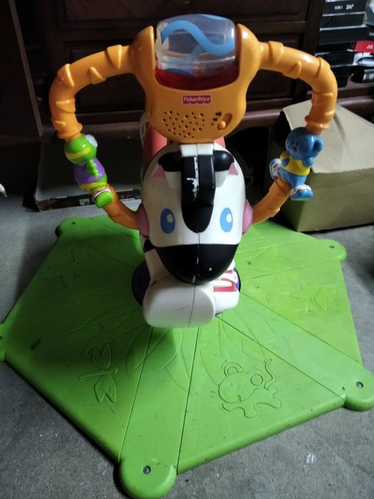 Zebra saltitona Fisherprice