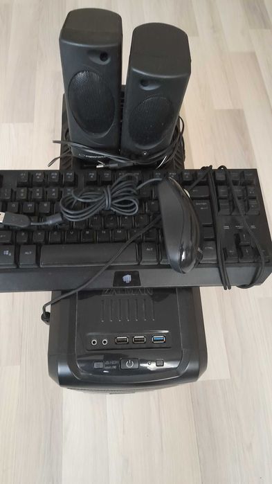Komputer PC  caly zestaw - bez systemu
