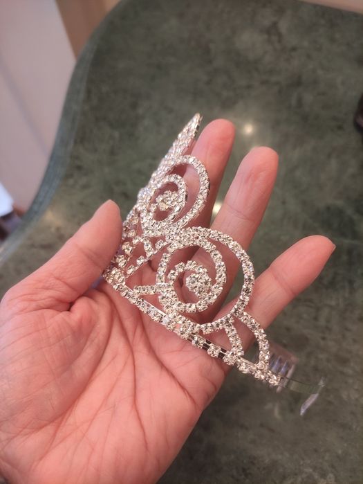 Coroa Tiara Noiva Prateada Brilhantes
