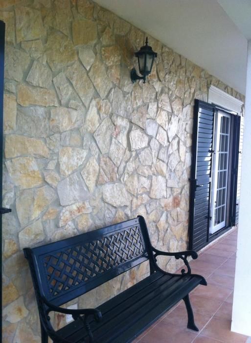 Pedra rústica serrada amarelo sol