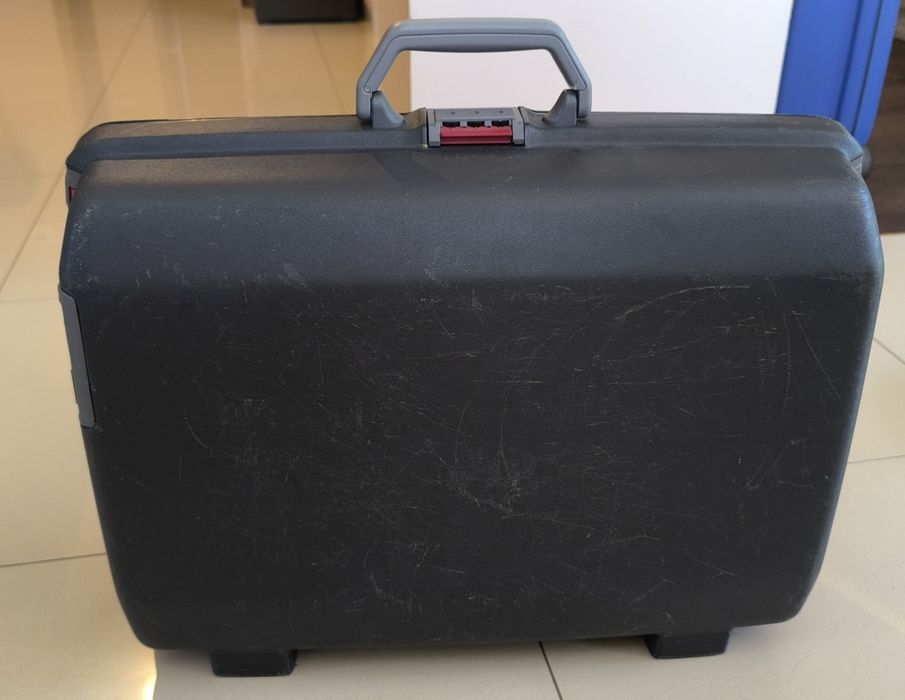 Walizka Samsonite pancerna ok, 40 litrów