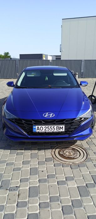 Автомобіль 2021 року