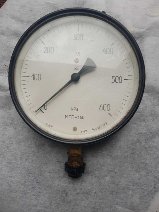 nowy manometr cisnieniowy