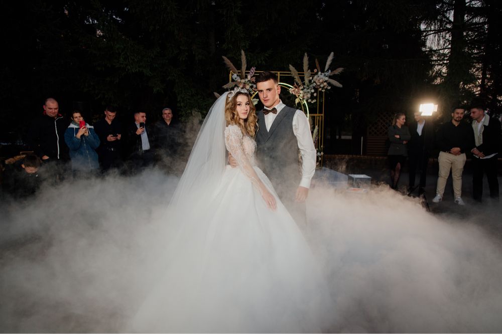 Весільна сукня