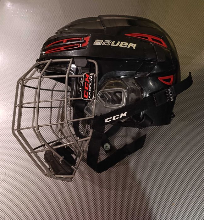 Хоккейный шлем Bauer RE-AKT 100, М,  б/у