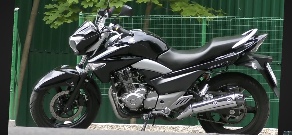 Мотоцикл Suzuki GSR 250