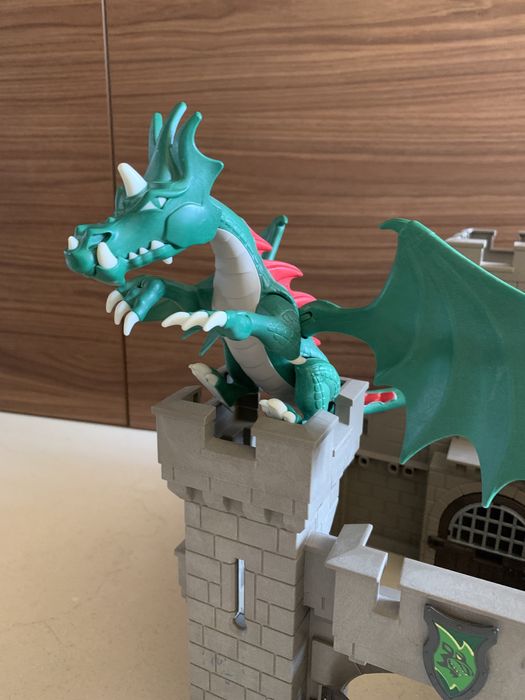 Castelo Playmobil com Dragão