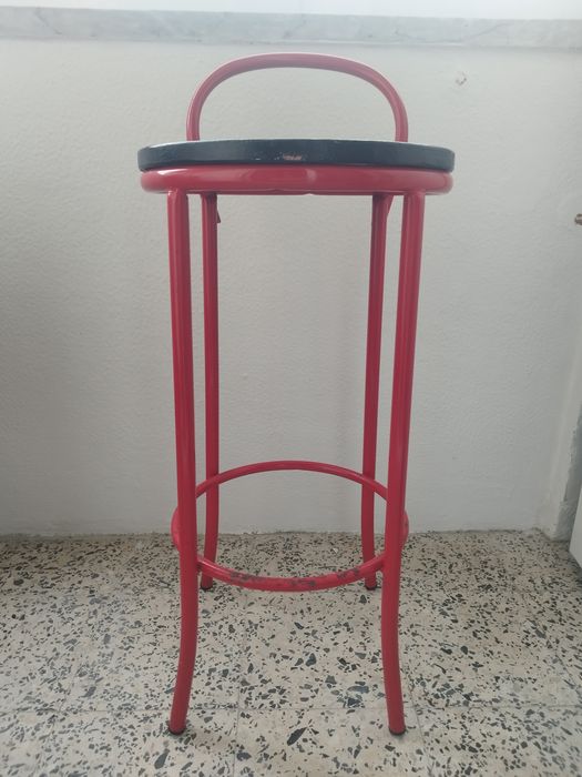 Duas cadeiras altas - estilo retro