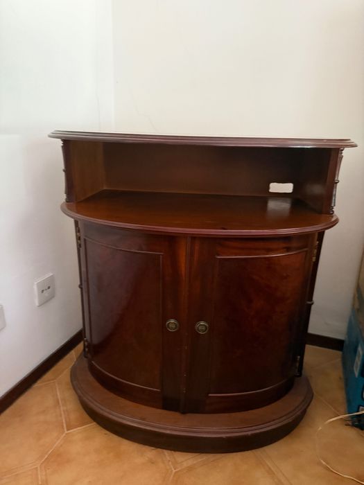 Móvel em madeira de TV