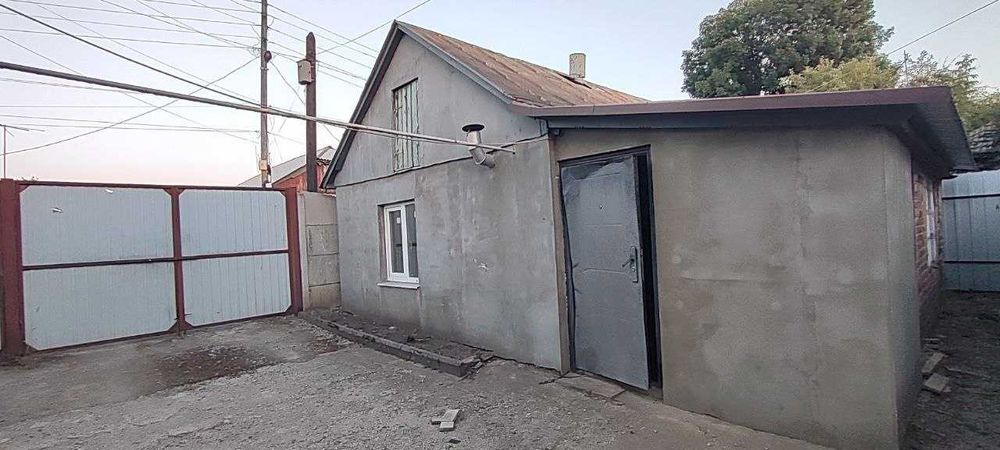 Продам будинок зі зручностями в Дергачах р-н 3- ї школи .