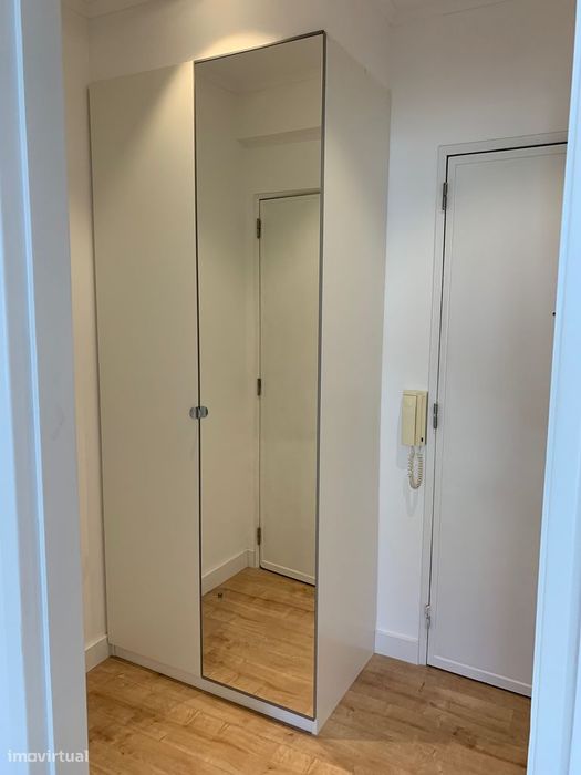 Luminoso apartamento T0 com 37 m2 para arrendar