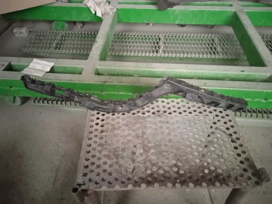 Кронштейн заднего бампера Шкода супер б 3.