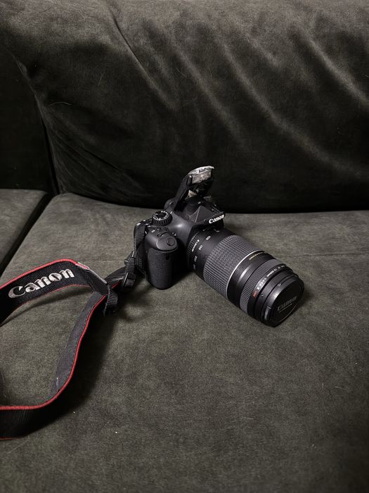 Canon EOS 550D + 2 обʼєктиви