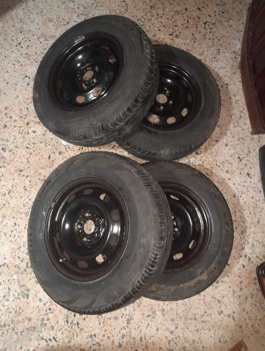 Conjunto de Jantes com pneus