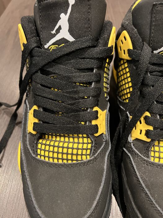 Air Jordans amarelos e pretos n38