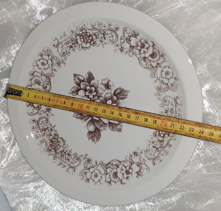 Talerz obiadowy Wawel sygnowany ceramika szkliwiona zdobiona