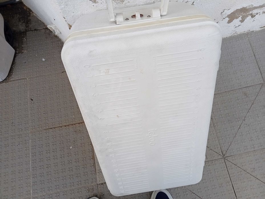 Canas para pesca em barco  HIRO e material diverso