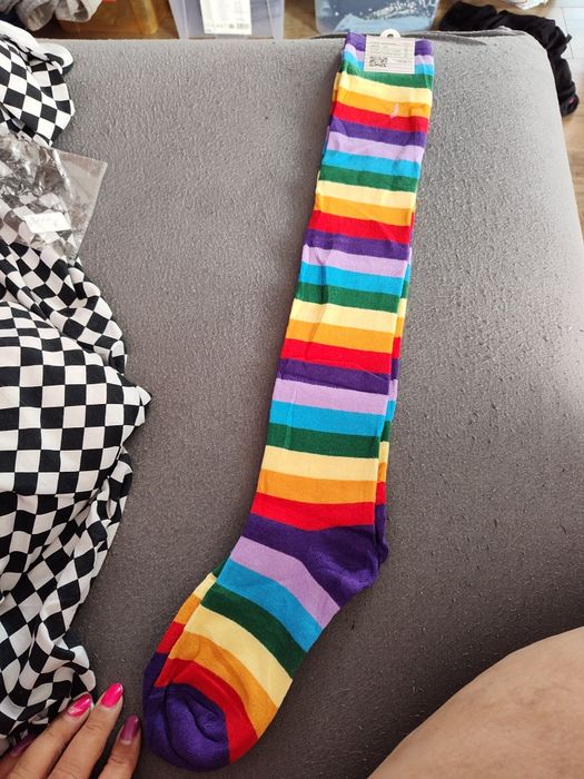 Tęczowe długie zakolanówki