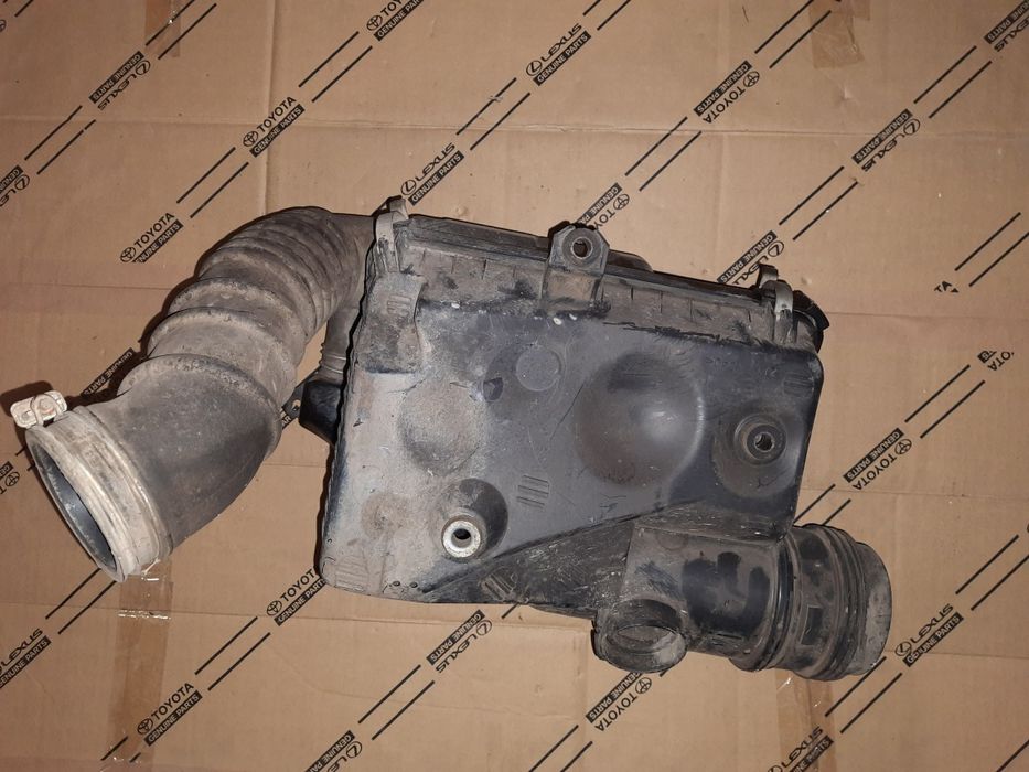 Toyota Prado 120 3.0D Корпус воздушного фильтра в сборе