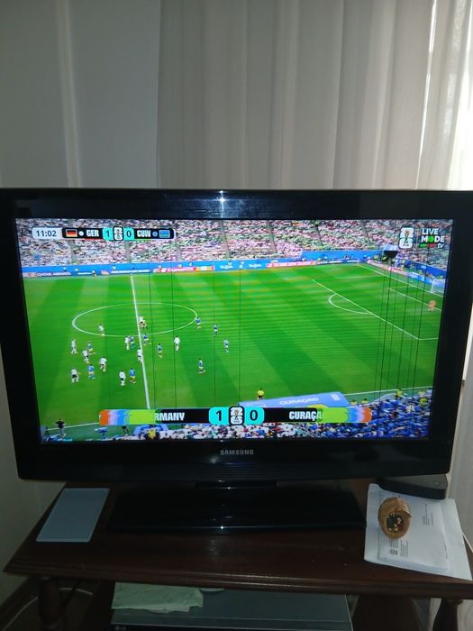 TV LCD Samsung 2011 30 polegadas