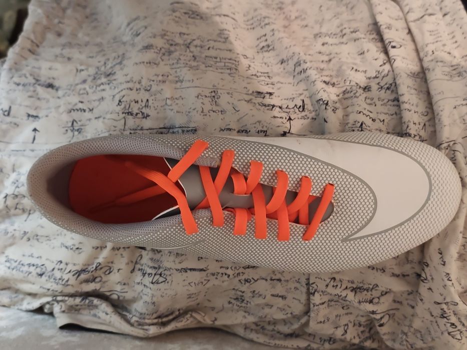 Взуття футбольне,копочки