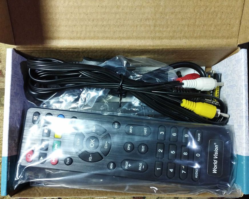 Приставка тюнер Т2 World Vision T624D2 доступная с Интернетом