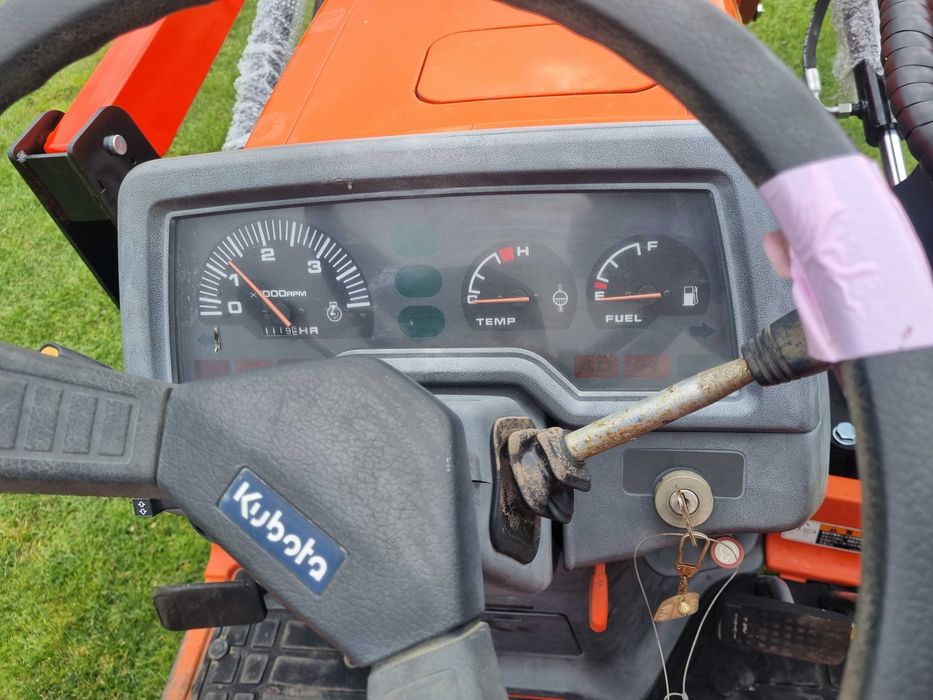 Kubota GT26 traktorek japonski z ładowaczem czołowym