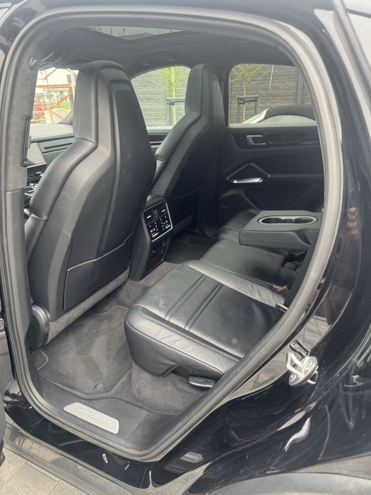 Porsche Cayanne Turbo  Ponad 700 Km