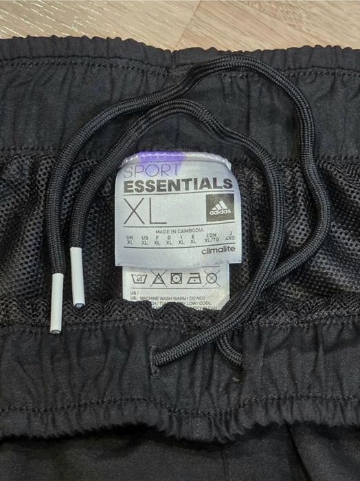 Шорти Adidas essentials, розмір xl