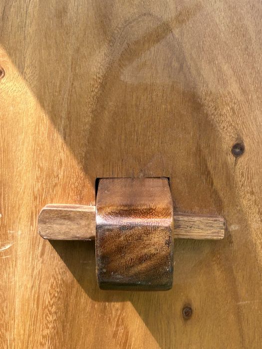 Mesa rústica de suar